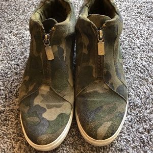 Blondo 8.5 Camo Shoe
